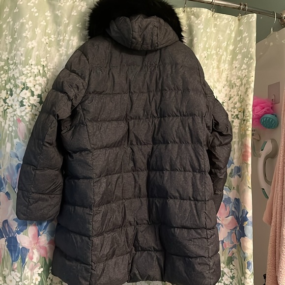 Lands’ End grey down coat size 2X. Almost new worn only 2 times. - Picture 3 of 7